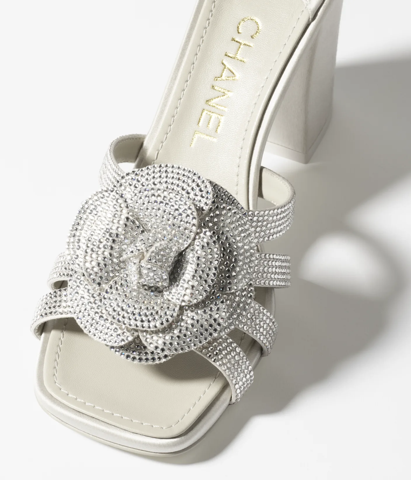 Chanel 2024/25 Métiers d’art Mules - Image 2